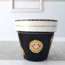 Load image into Gallery viewer, All Smiles Planter