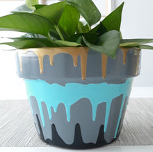 Load image into Gallery viewer, Modern Drips Planter