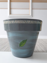 Load image into Gallery viewer, Green Leaf Planter
